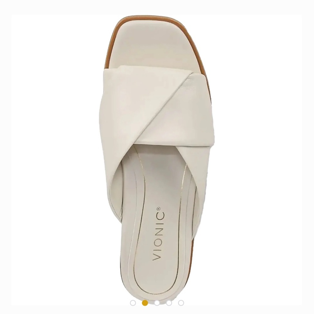 NIB Women's Vionic Miramar Cream Leather Slip On size 8.5